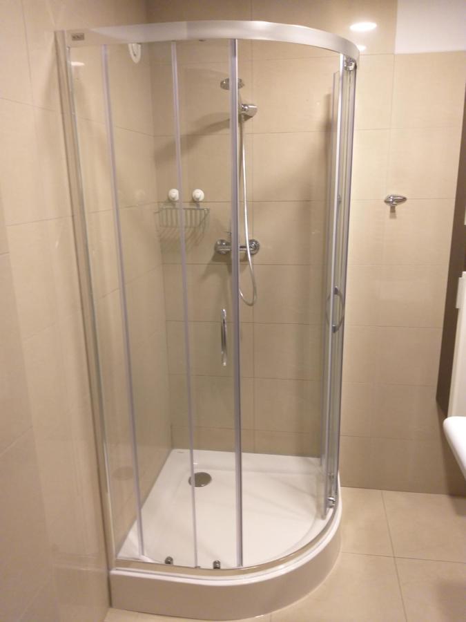 Apartament Z Ogrodem Tychy Buitenkant foto